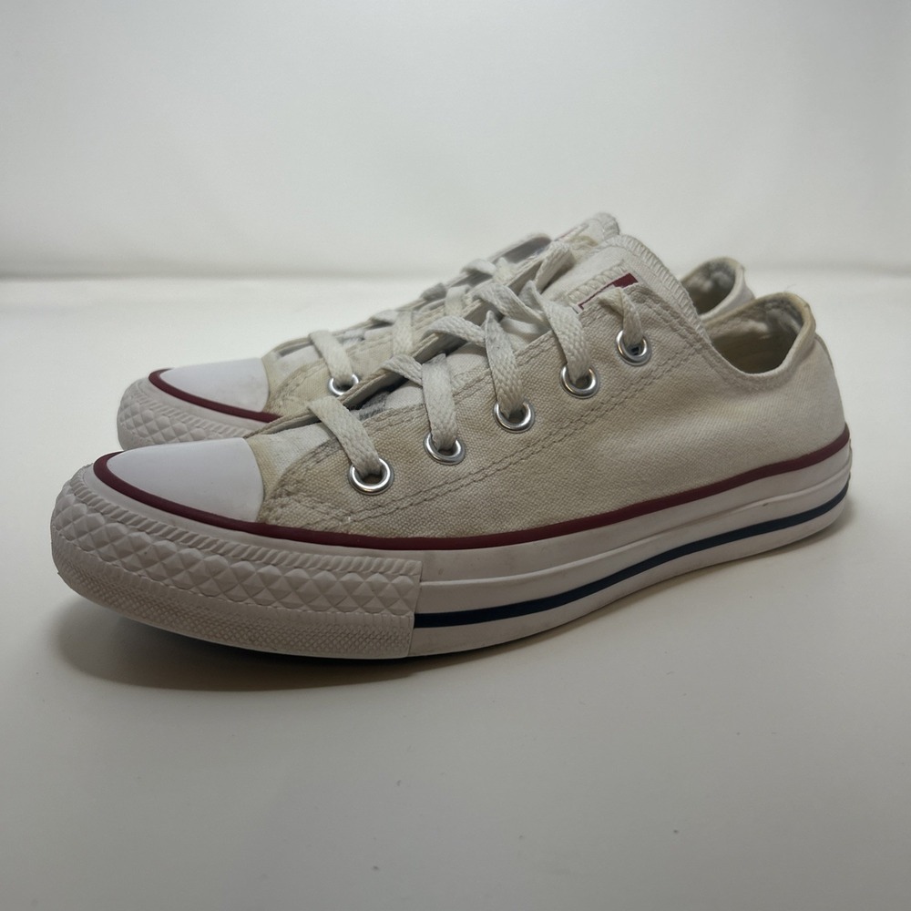 Converse Chuck Taylor‎ All Star White Low Top Sneakers Women's Size 6 W7652